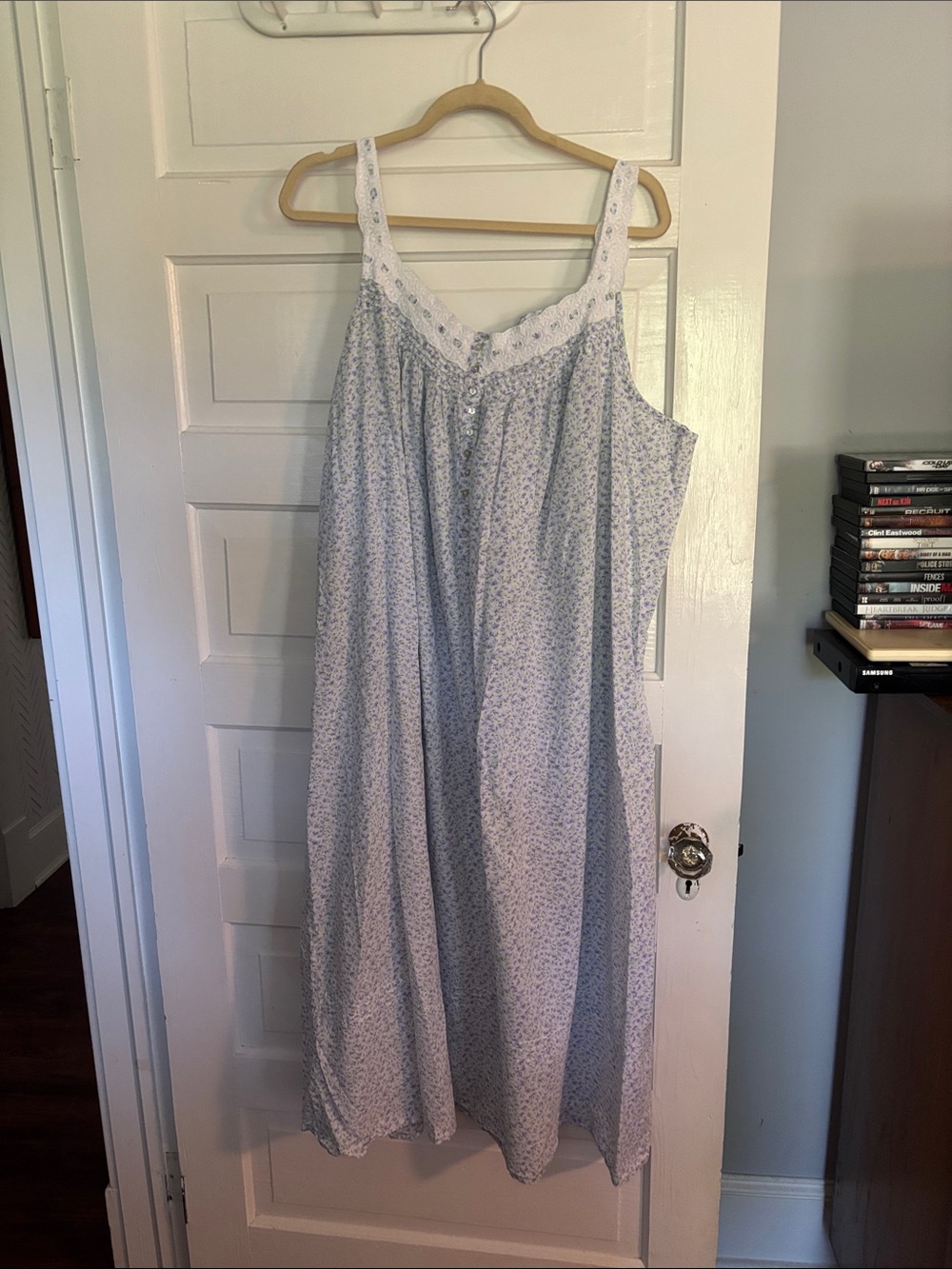 Classic White & Light Purple Floral Nightgown - Women's Sleepwear